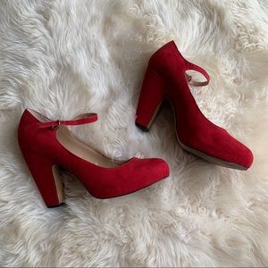 Crown Vintage Tess Platform Pumps